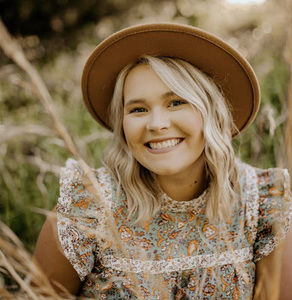 Meet your Posher, Riley